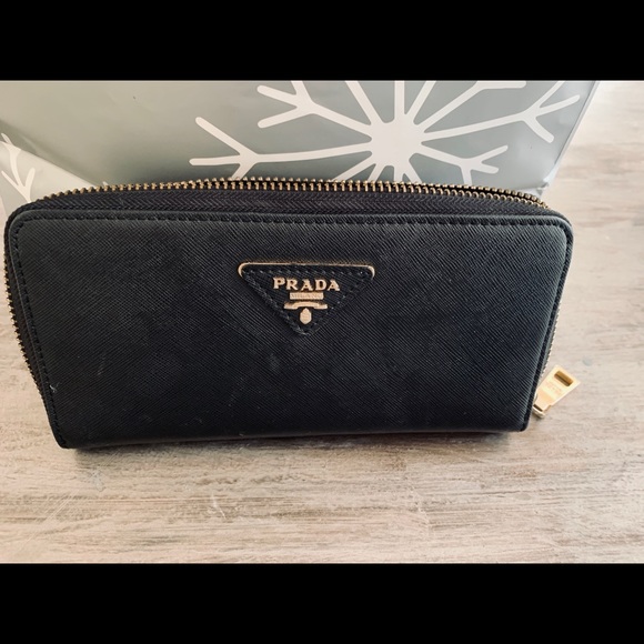 prada wallet zipper